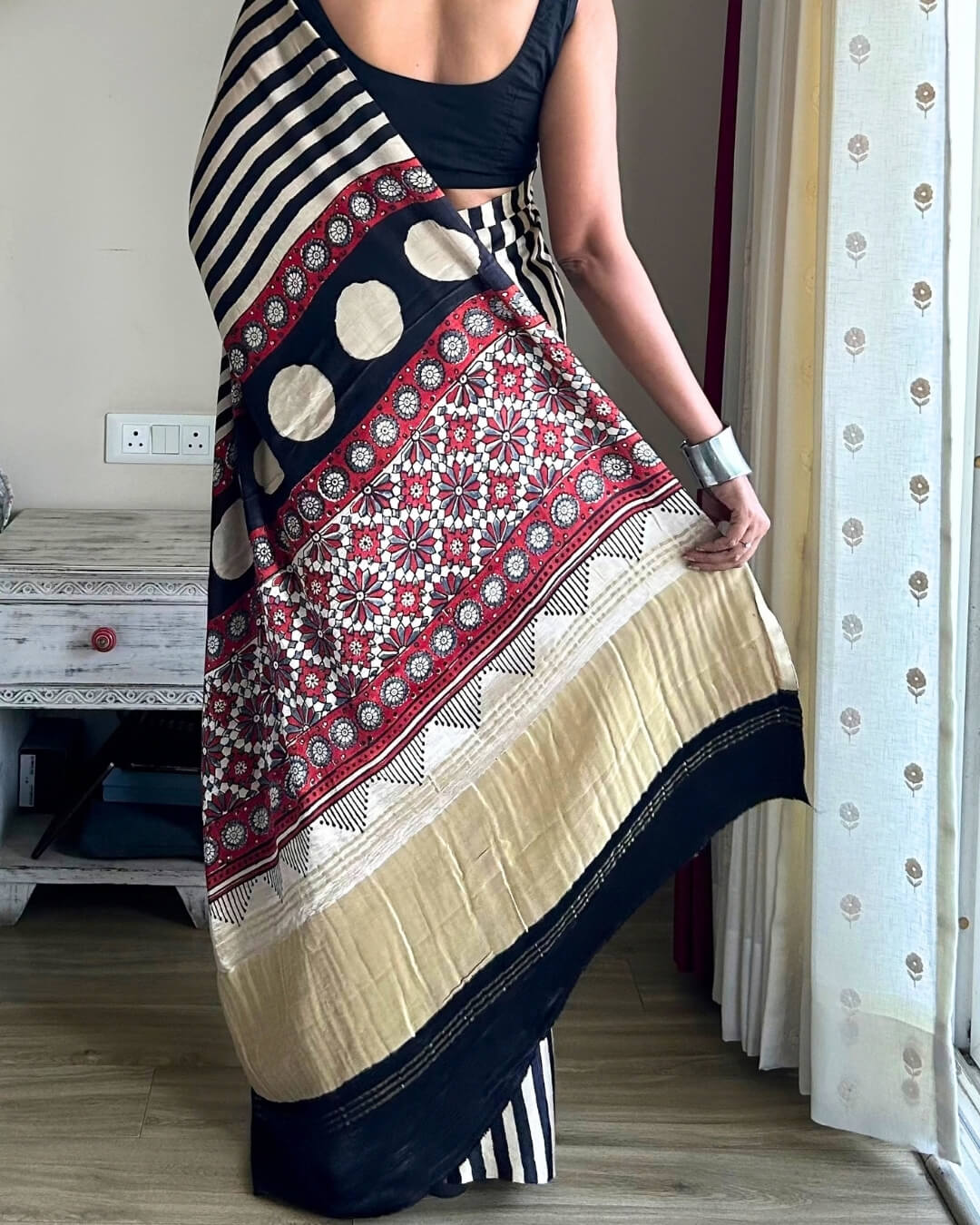 B&W Gaji Silk